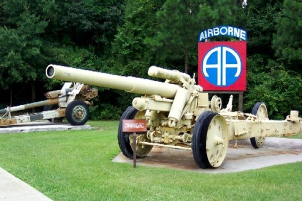 15CM MEDIUM FIELD HOWITZER M18 WAR MEMORIAL