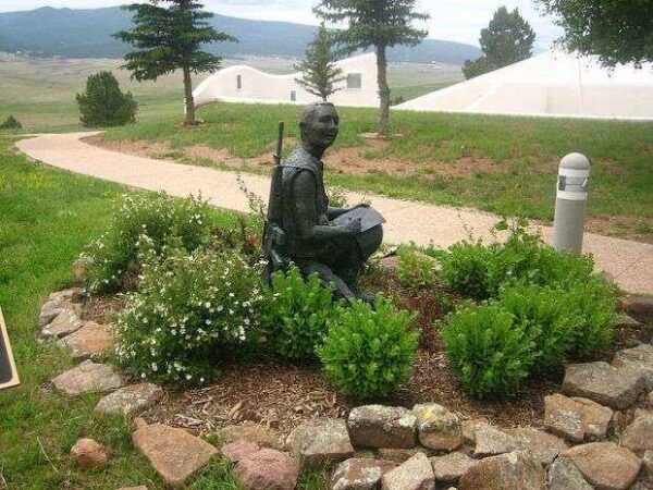 DEAR MOM AND DAD MEMORIAL