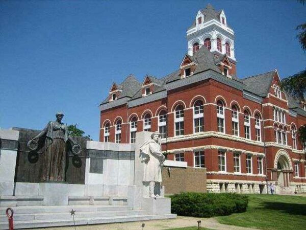 OGLE COUNTY SOLDIERS MEMORIAL