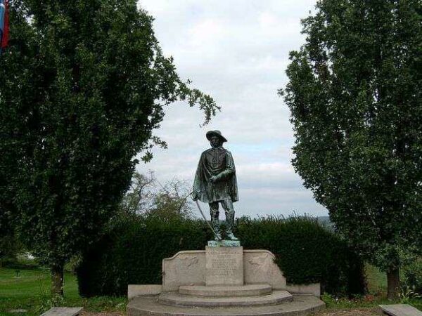 GENERAL GEORGE CUSTER MEMORIAL