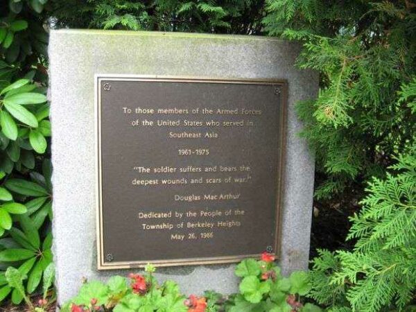 BERKELEY HEIGHTS WAR MEMORIAL PLAQUE D