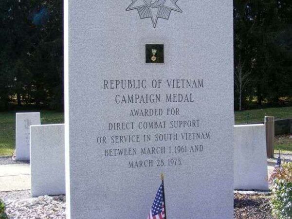 MERCER COUNTY VIETNAM VETERANS MEMORIAL LARGE STONE B