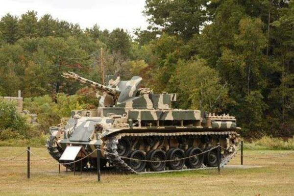 M24A1 “DUSTER” WAR MEMORIAL TANK