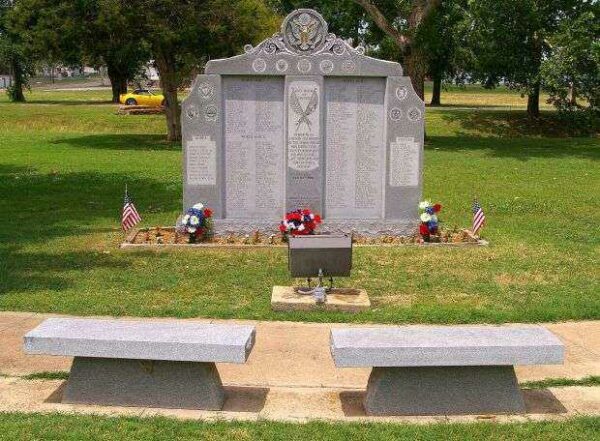 DUNCAN WAR MEMORIAL