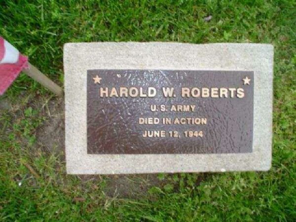 HAROLD W. ROBERTS WAR MEMORIAL TREE PLAQUE