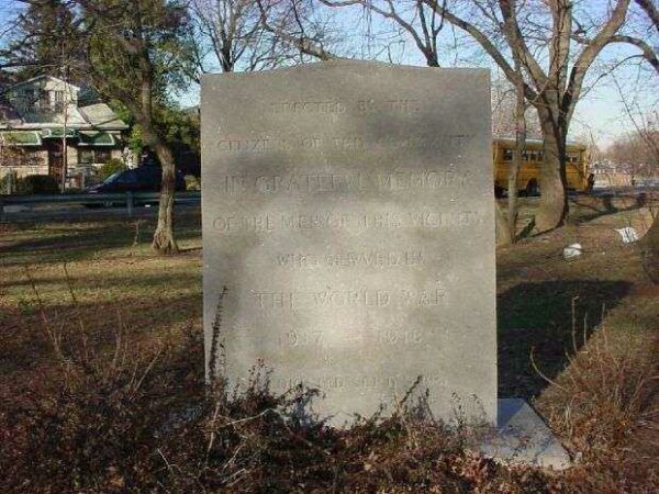 BAISLEY POND PARK WORLD WAR I MEMORIAL
