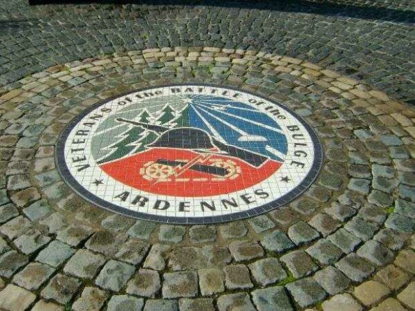 STATEN ISLAND BATTLE OF THE BULGE WAR MEMORIAL ENTRANCE STONE