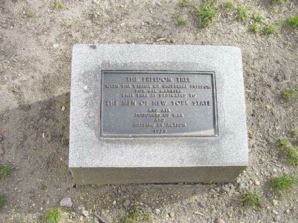 CITY HALL PARK FREEDOM TREE PLAQUE