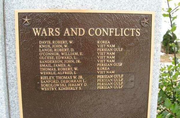 THOMASTON VETERANS MEMORIAL PLAQUE G