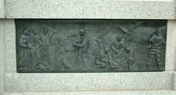 NATIONAL WORLD WAR II MEMORIAL BAS-RELIEF R