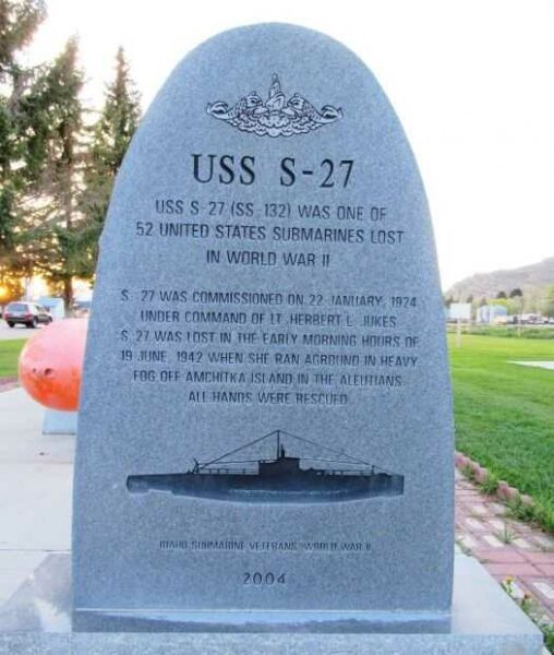 USS S-27 WAR MEMORIAL FRONT