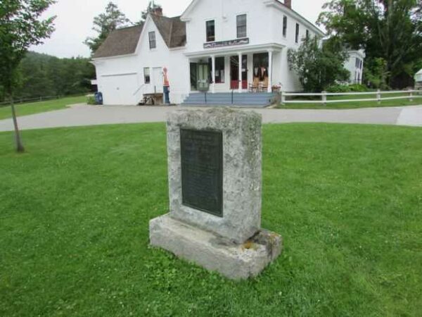 PLYMOUNTH WORLD WAR VETERANS MEMORIAL