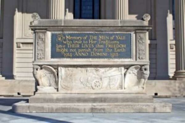 IN MEMORY OF THE MEN OF YALE WAR MEMORIAL CENOTAPH