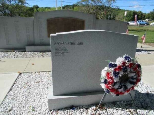 SOUTHWICK WAR VETERANS MEMORIAL REAR STONE-BACK