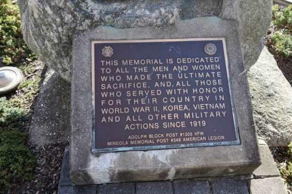 MINEOLA WAR VETERANS MEMORIAL