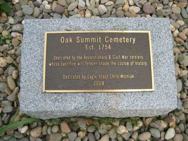OAK SUMMIT CEMETERY WAR MEMORIAL