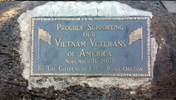 EAGLE POINT VIETNAM WAR VETERANS MEMORIAL PLAQUE