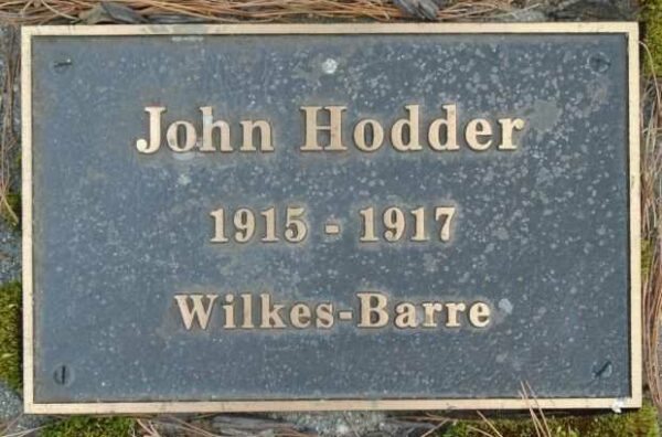 WAR HERO MEMORIAL PINERY HONOR PLAQUE D