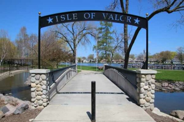 MENASHA’S ISLE OF VALOR MEMORIAL BRIDGE