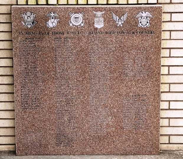 GARVIN COUNTY WAR VETERANS MEMORIAL HONOR ROLL STONE