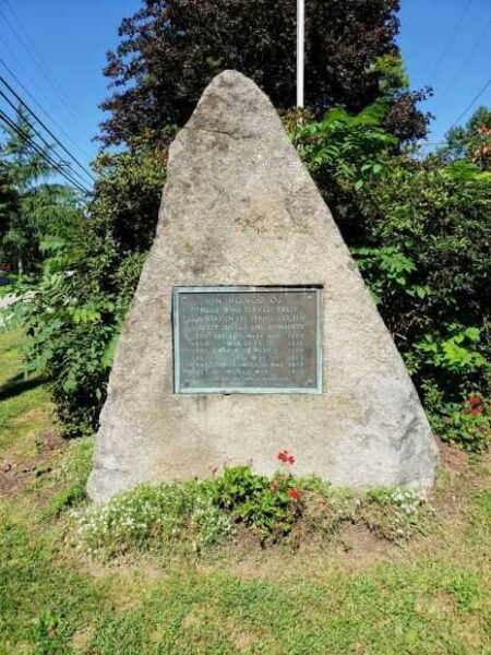 WOODSTOCK WAR VETERANS MEMORIAL