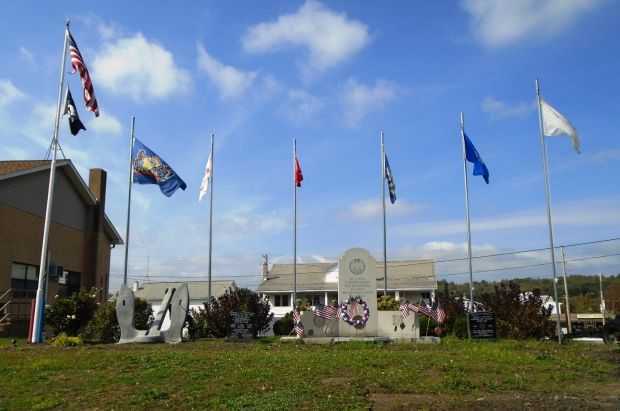 DUPONT WAR AND VETERANS MEMORIAL
