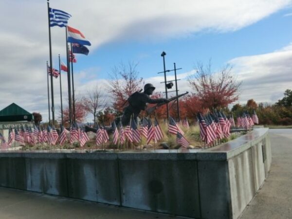 ROBEY W. ESTES SR. PLAZA MEMORIAL