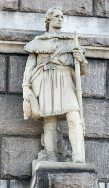 THE BATTLE OF POINT PLEASANT MEMORIAL STATUE