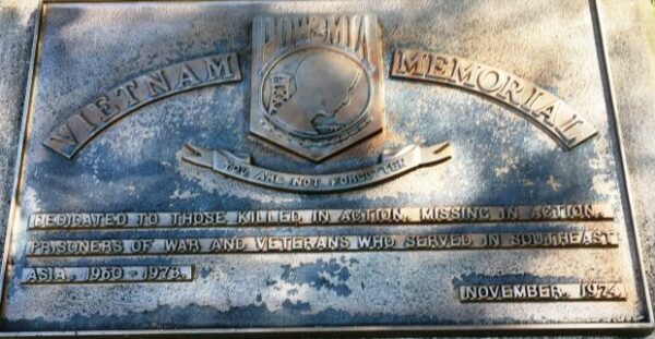 VIETNAM POW MIA MEMORIAL PLAQUE