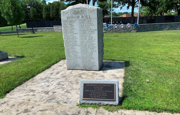 SAND LAKE VETERANS MEMORIAL PARK WORLD WAR I MEMORIAL