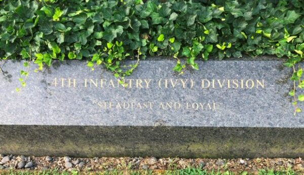4TH INFANTRY (IVY) DIVISION WAR MEMORIAL DEDICATION STONE