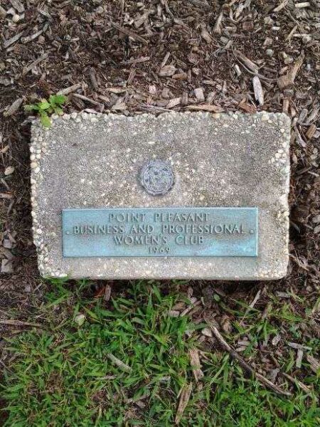 PT. PLEASANT BUSINESS AND PROFESSIONAL WOMEN’S CLUB MEMORIAL TREE PLAQUE