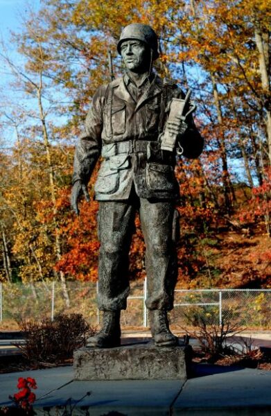WATER STREET VETERANS MEMORIAL PARK STATUE