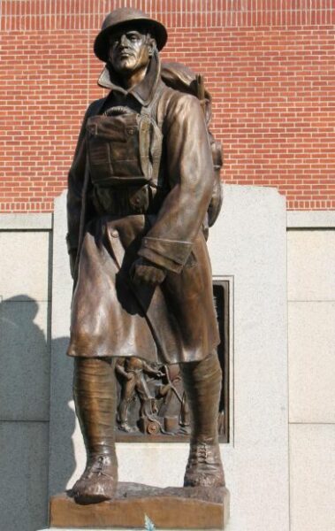 AMESBURY WAR MEMORIAL STATUE