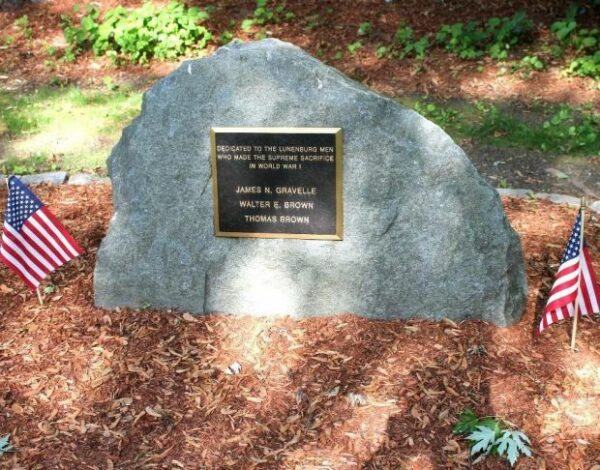 LUNENBURG WORLD WAR I SUPREME SACRIFICE MEMORIAL