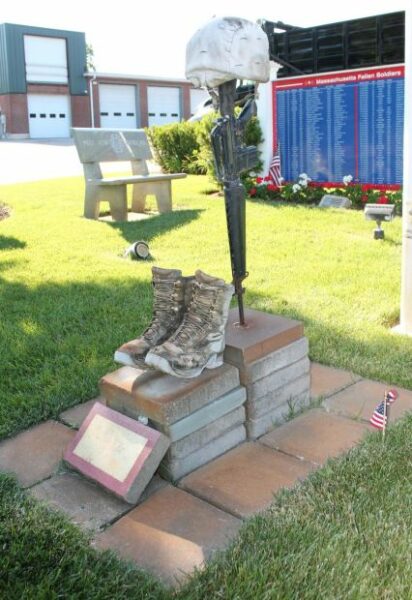 NATICK FALLEN SOLDIERS MEMORIAL BATTLEFIELD CROSS