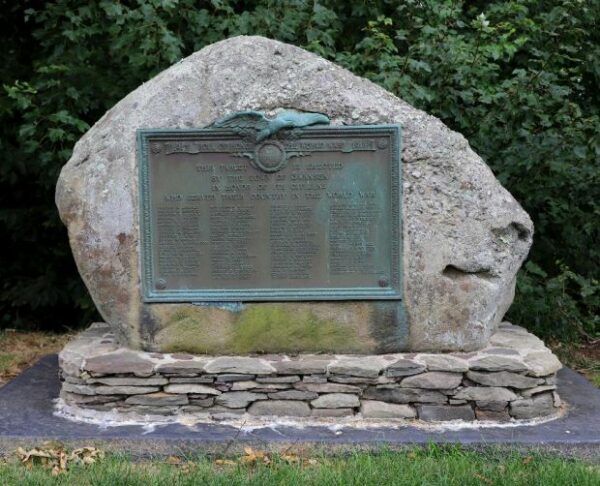 TOWN OF SWANSEA WORLD WAR MEMORIAL