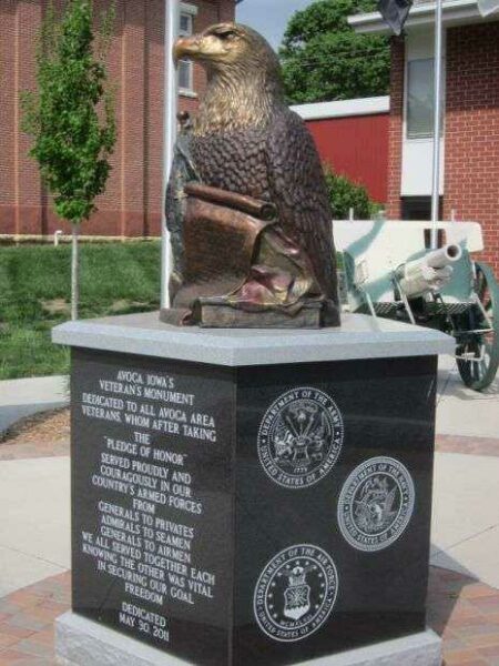 AVOCA VETERANS MONMUMENT