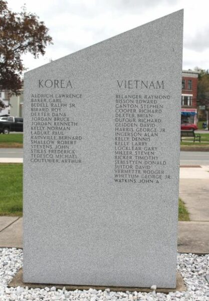 WHITEFIELD, N.H. WAR VETERANS MEMORIAL STONE E