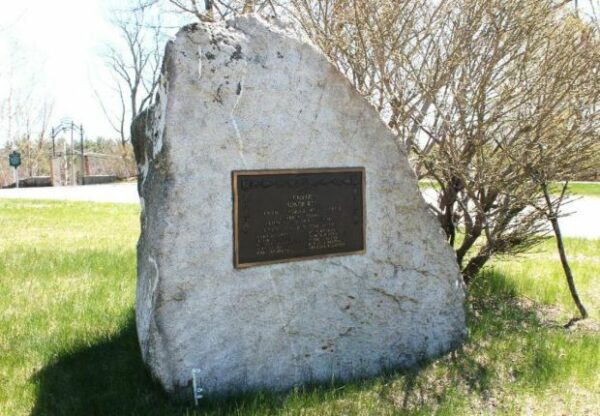 TEMPLE’S SPANISH WAR AND WORLD WAR HONOR ROLL MEMORIAL