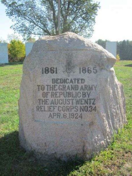 SCOTT COUNTY MEMORIAL HILL G.A.R. BOULDER
