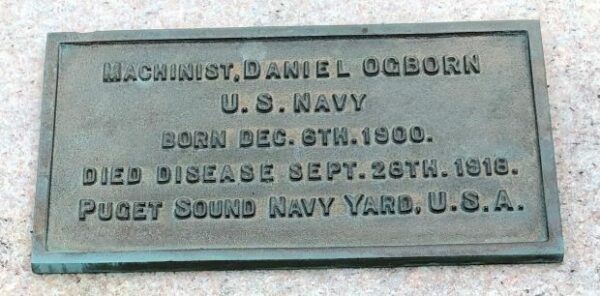 MACHINIST, DANIEL OGBORN WAR MEMORIAL PLAQUE