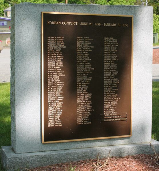 ASHBURNHAM WAR VETERANS MEMORIAL STONE B
