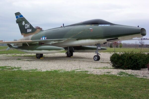 F-100 D “SUPER SABRE” MEMORIAL AIRCRAFT