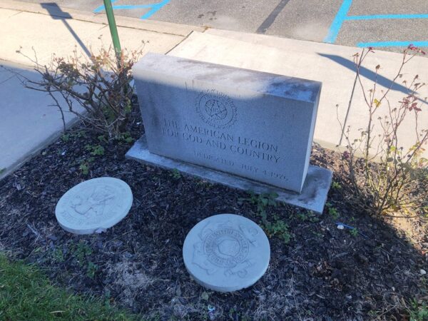 IN TRIBUTE TO VETERANS OF ALL WARS AND CONFLICTS MEMORIAL BACK