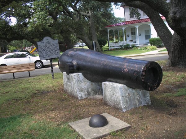THE LINCOLN GUN WAR MEMORIAL