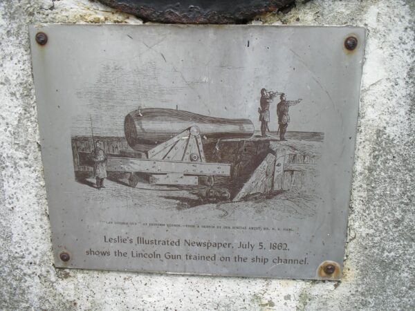 THE LINCOLN GUN WAR MEMORIAL PLAQUE
