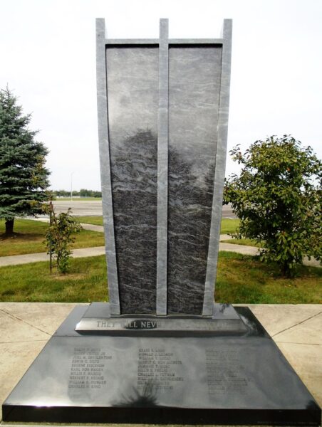 THE BERLIN AIRLIFT MEMORIAL BACK