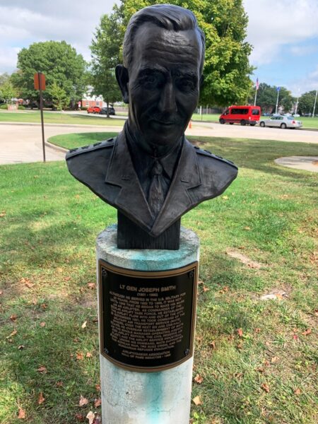 LT GEN JOSEPH SMITH MEMORIAL BUST
