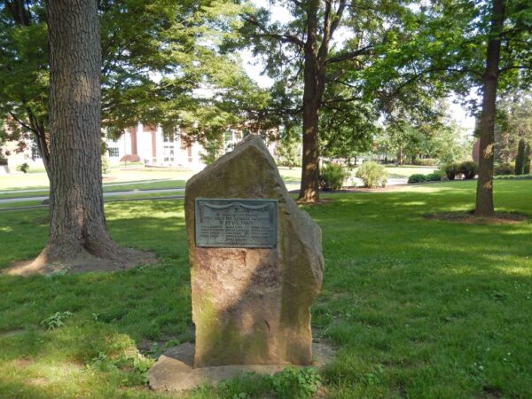 SUSQUEHANNA UNIVERSITY CLASS OF 1943 SUPREME SACRIFICE WORLD WAR II MEMORIAL
